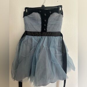 Elegant Strapless Blue Dress with Black Lace Detail